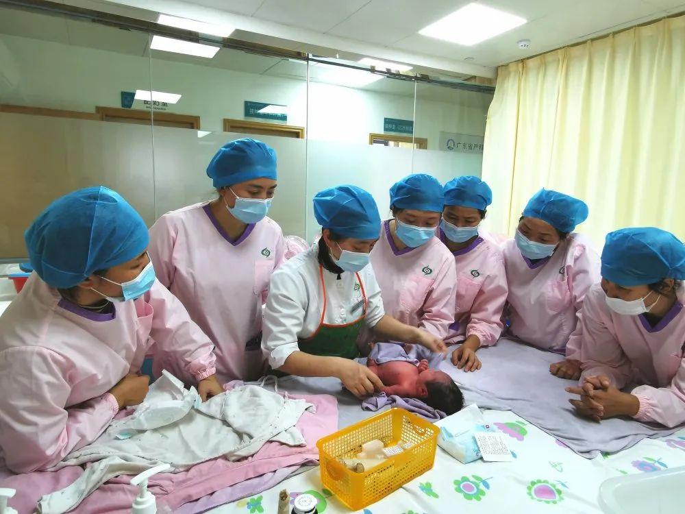 平乐县妇婴监护型护送